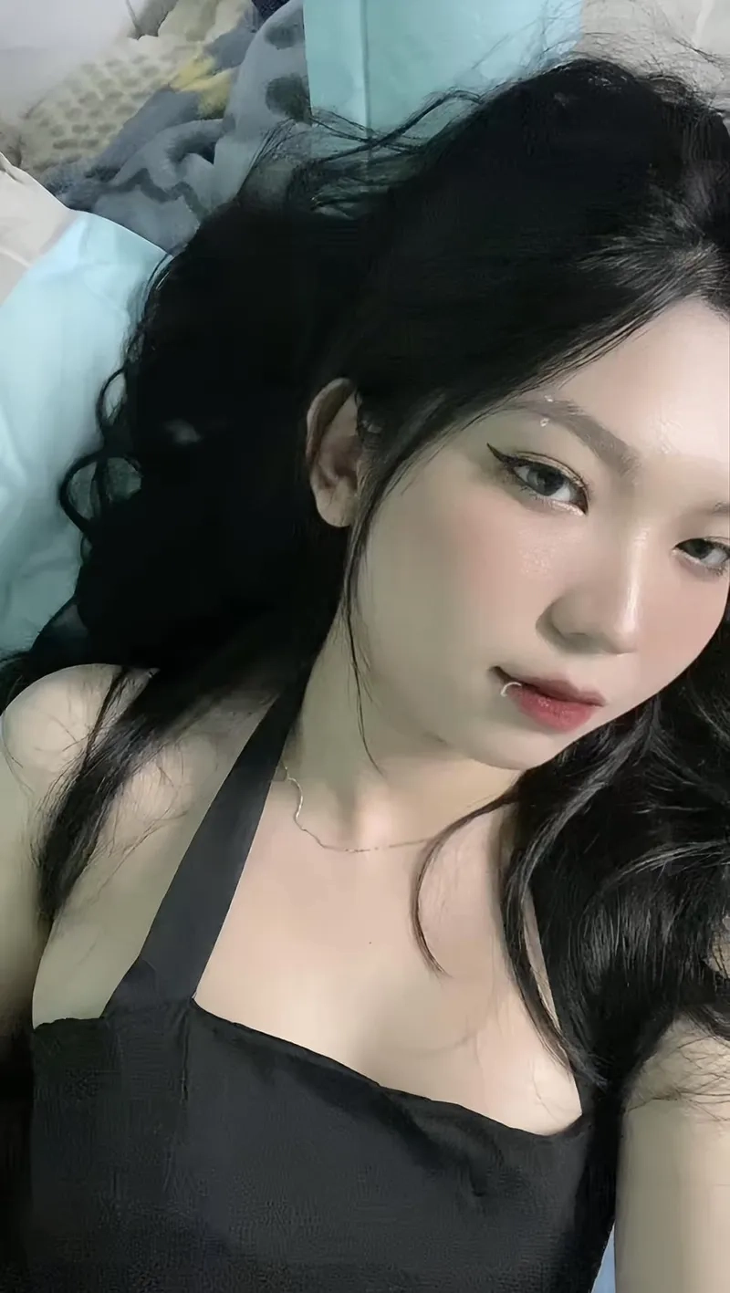 Ảnh gái xinh K8 cute với thần thái ngộ nghĩnh và dễ thương