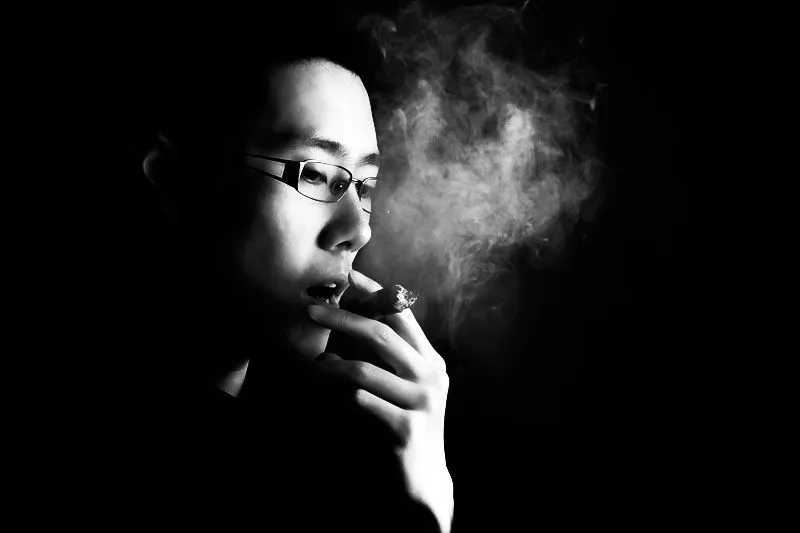 Avatar hút thuốc ảnh buồn mang lại cảm giác cô đơn và nổi loạn