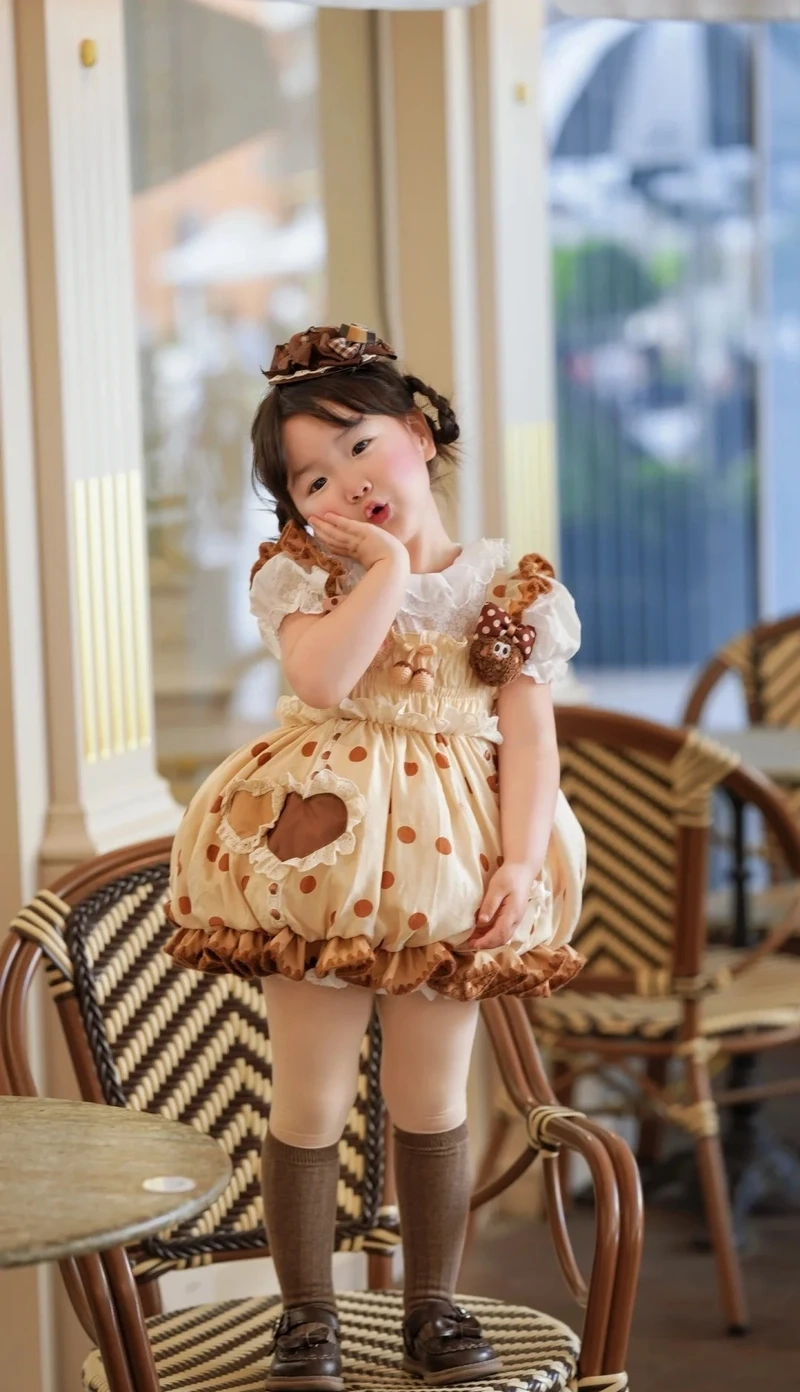 Tải ảnh em bé gái dễ thương với nụ cười tươi sáng