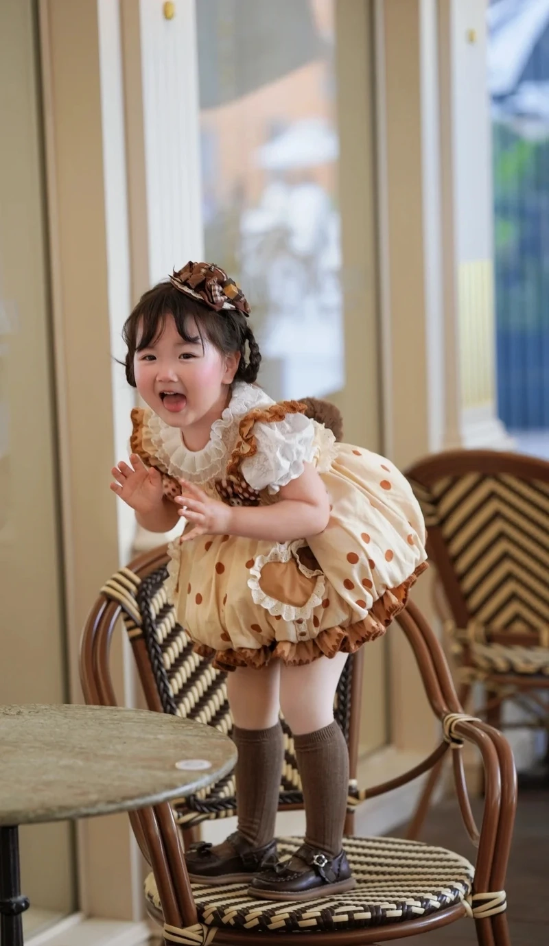 Bộ sưu tập ảnh em bé gái dễ thương ngập tràn cảm xúc