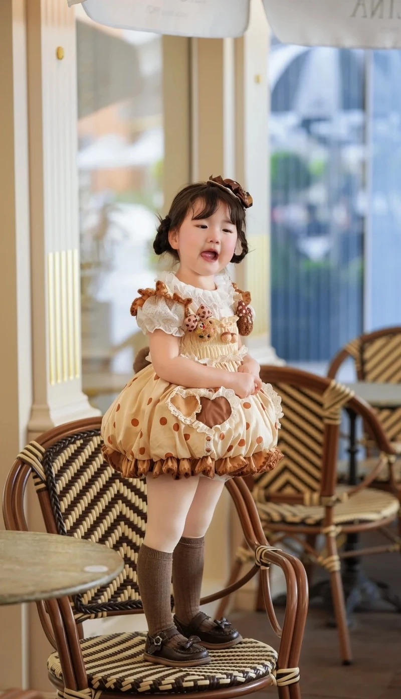 Hình ảnh em bé gái dễ thương miễn phí chất lượng cao