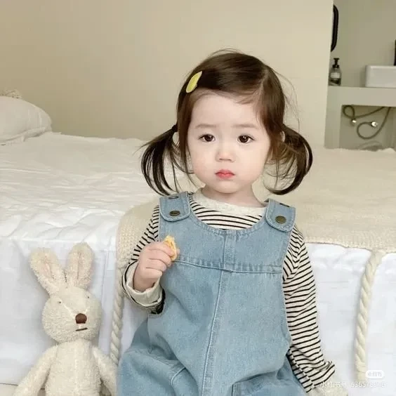 Hình nền em bé gái HD sắc nét mang lại sự dễ thương