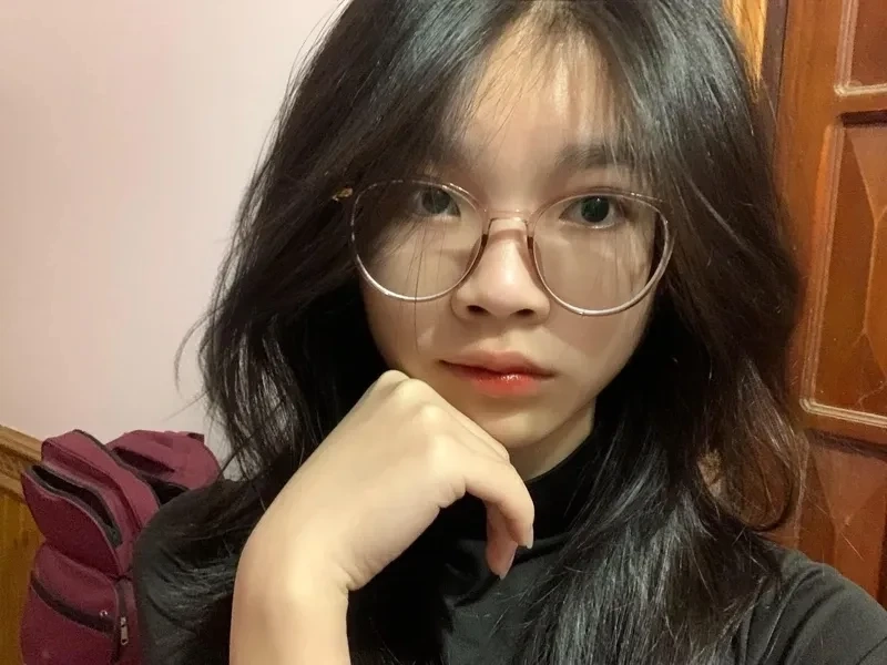 Avatar ảnh gái 2003 tạo nên hình ảnh nhẹ nhàng và tinh tế