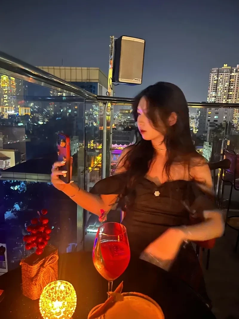 Mặt gái k7 với nét rạng ngời và nụ cười tươi tắn