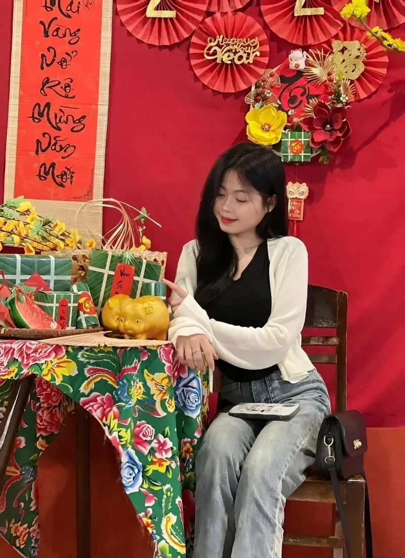 Ảnh con gái k7 với ánh mắt dịu dàng và vẻ ngoài cuốn hút