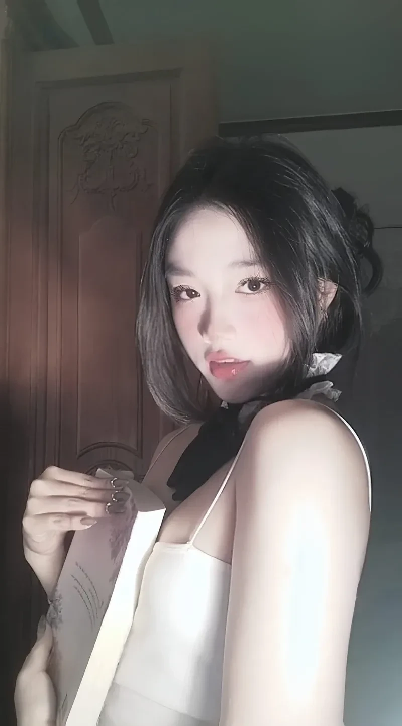 Ảnh con gái k9 với nét đẹp gần gũi và đáng yêu