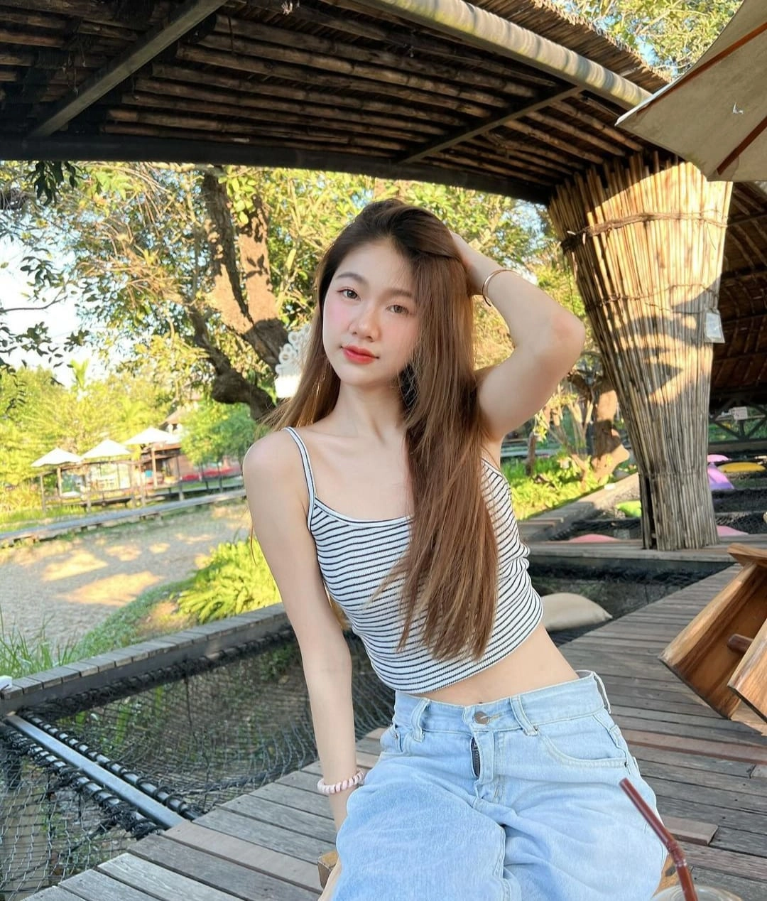 Tải hình ảnh gái 2k5 dễ thương với nụ cười tươi sáng