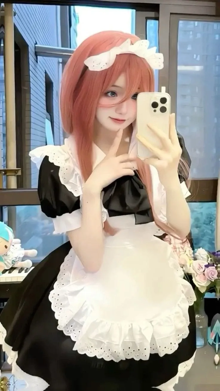 Ảnh cosplay Ahri (Liên Minh Huyền Thoại) thu hút với vẻ quyến rũ đặc trưng