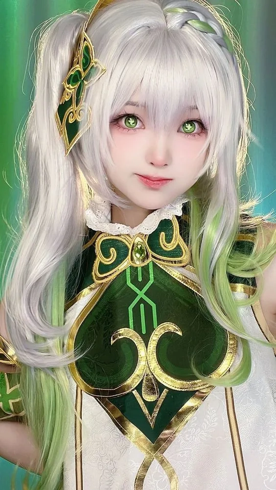 Ảnh cosplay Bayonetta thu hút với phong cách mạnh mẽ và cá tính