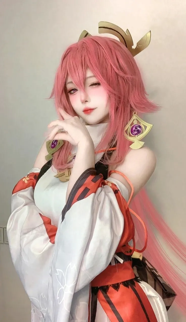 Ảnh cosplay Daenerys Targaryen khắc họa vẻ uy nghi và quyền lực