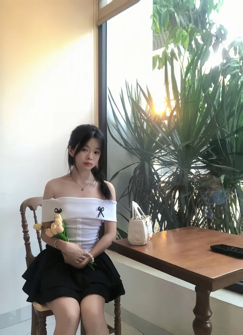 Tải hình ảnh phô mai que con gái dễ thương mang đến nét đáng yêu và cuốn hút