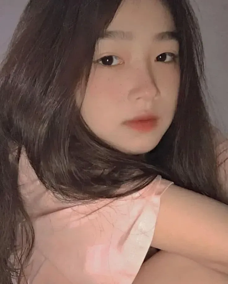 Hình ảnh phô mai que con gái đẹp nhất dễ thương nhất mang lại cảm giác tươi sáng và rực rỡ
