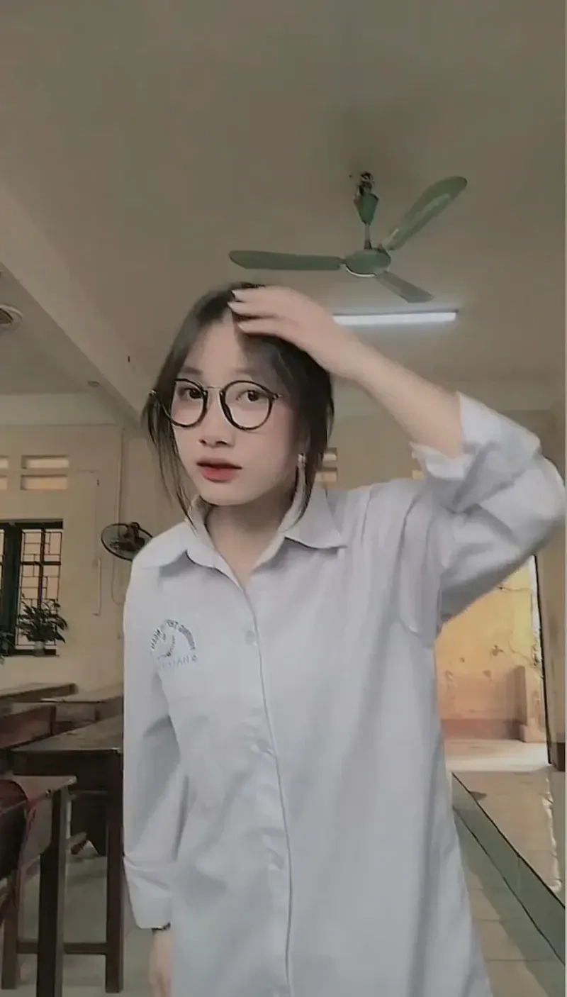 Bộ sưu tập hình ảnh phô mai que con gái dễ thương nhất khắc họa nét đáng yêu và cuốn hút