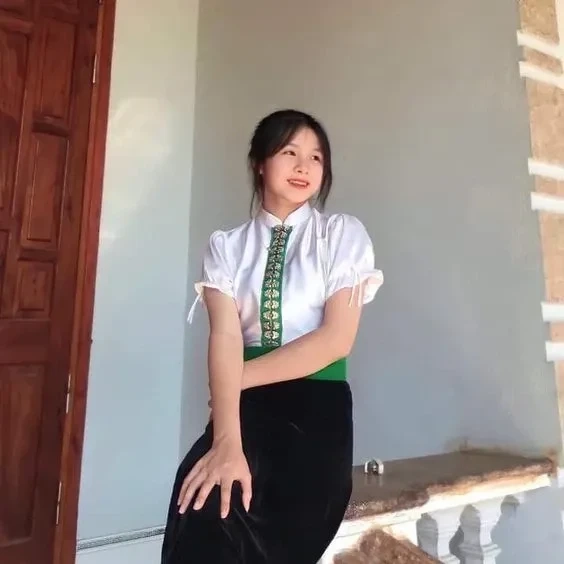 Gái dân tộc Burakumin với vẻ đẹp tự nhiên và cuốn hút