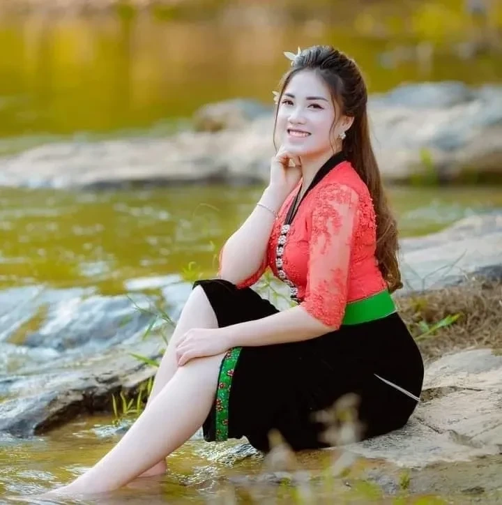 Gái dân tộc Hinin luôn gây ấn tượng với nét đẹp truyền thống
