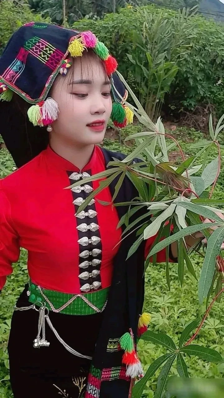 Hình ảnh gái dân tộc Jomon gây ấn tượng với thần thái độc đáo