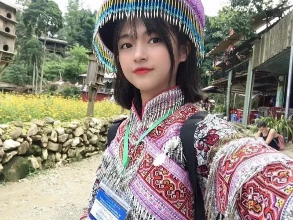 Vẻ đẹp dịu dàng của gái dân tộc Mãn qua từng khung hình