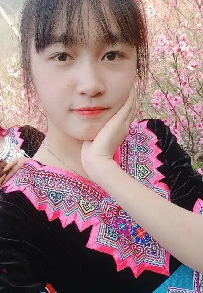 Gái dân tộc Lahu nổi bật với thần thái tươi tắn và rạng rỡ
