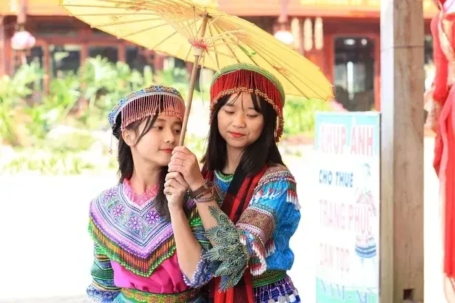 Gái dân tộc Yao sở hữu nét đẹp truyền thống pha chút hiện đại