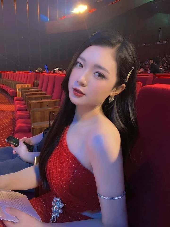 Tải hình nền gái 2k5 dễ thương và sắc nét cho điện thoại