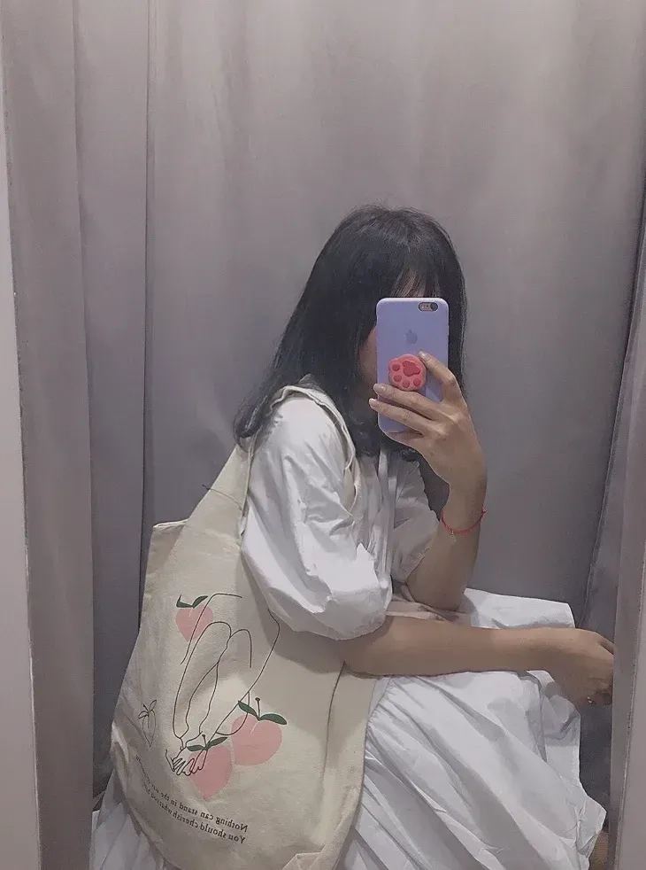 Hình nền gái k7 đeo kính cho điện thoại mang lại phong cách mới