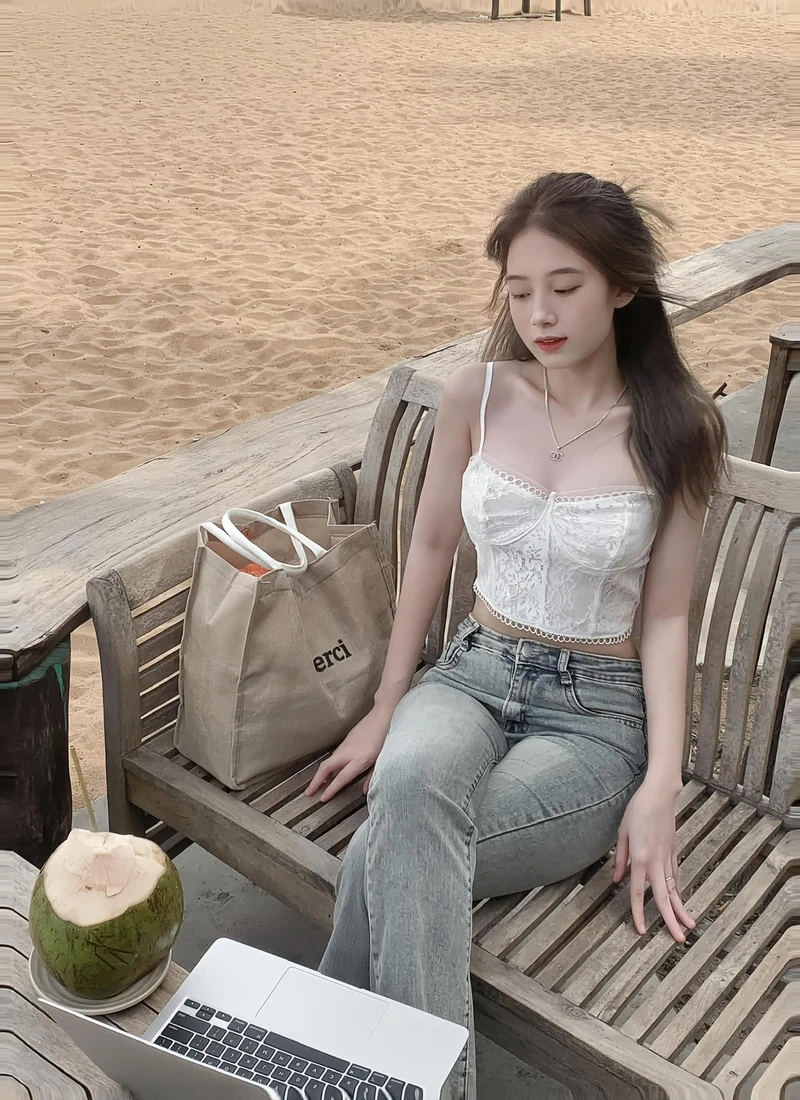 Ảnh thời trang đường phố mùa hè nữ nổi bật với sự tươi trẻ và năng động