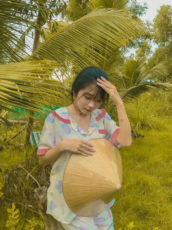 Gái Bắc Bộ trong trang phục truyền thống toát lên vẻ thanh lịch