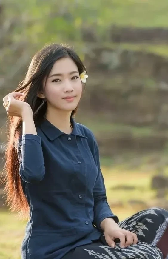 Gái quê Việt Nam xinh đẹp tỏa sáng với nét đẹp tự nhiên