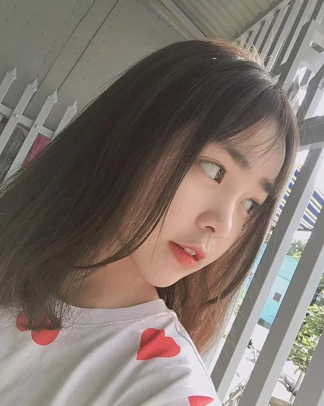Hình ảnh gái đẹp 2k6 cho máy tính mang lại không gian sống động và hiện đại