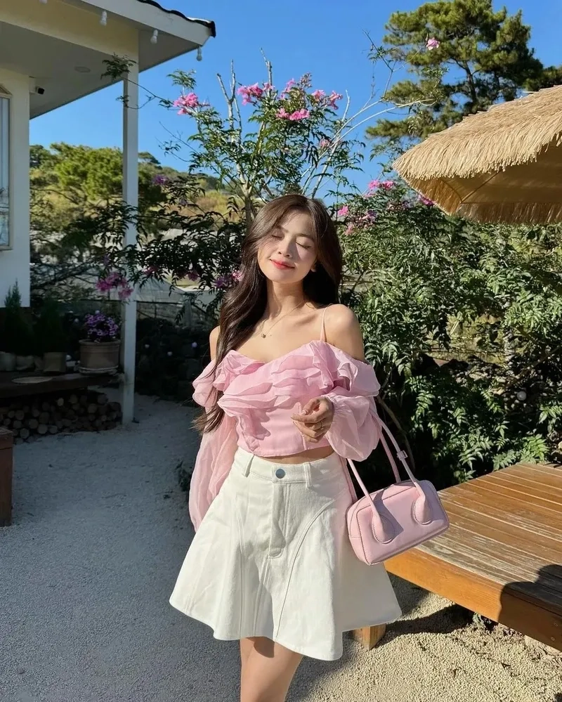 Hình nền girl xinh 2k6 cho điện thoại mang đến trải nghiệm hình ảnh rực rỡ