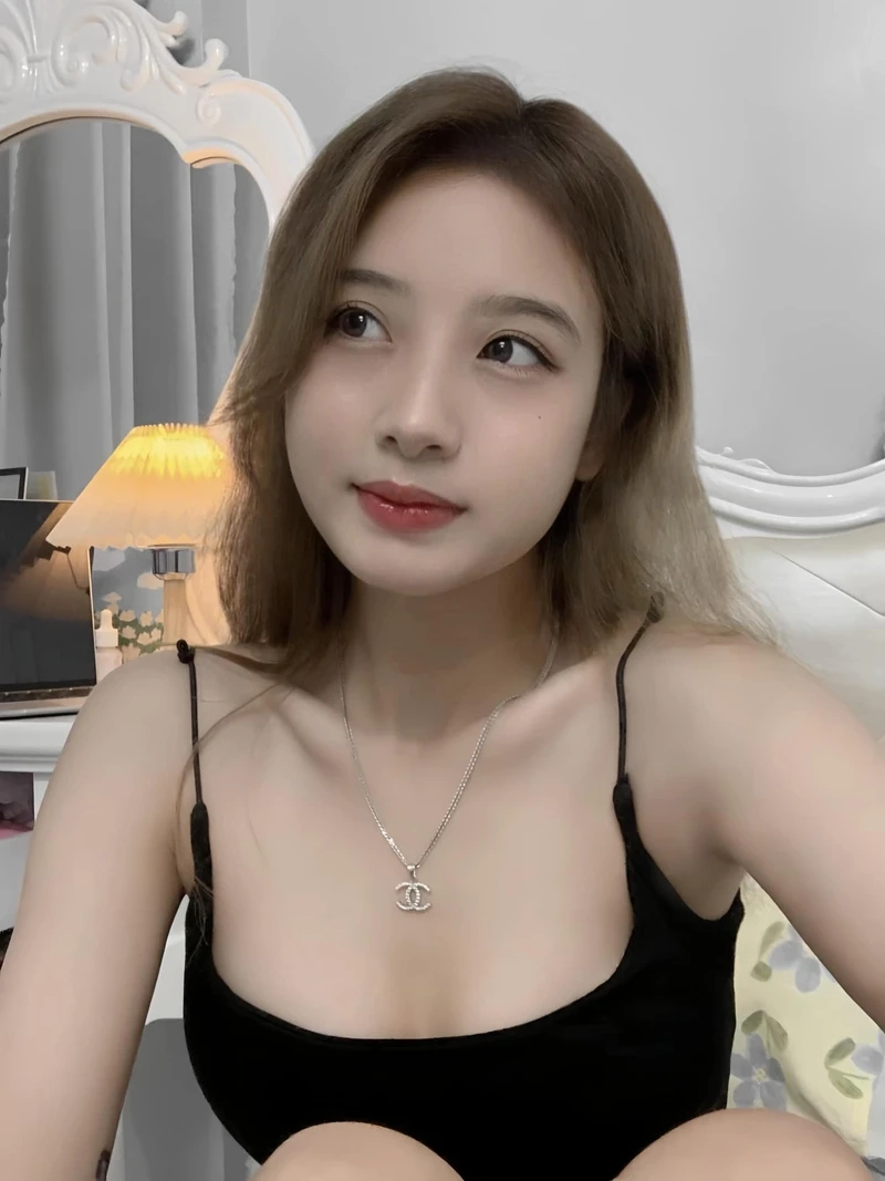 Hình nền gái xinh 4K đẹp nhất thể hiện nét cuốn hút và rạng rỡ đặc biệt