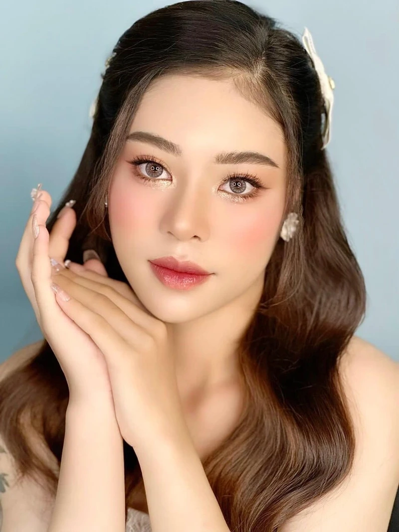 Hình nền gái xinh 4K chất lượng cao tạo trải nghiệm hình ảnh chân thực tuyệt vời