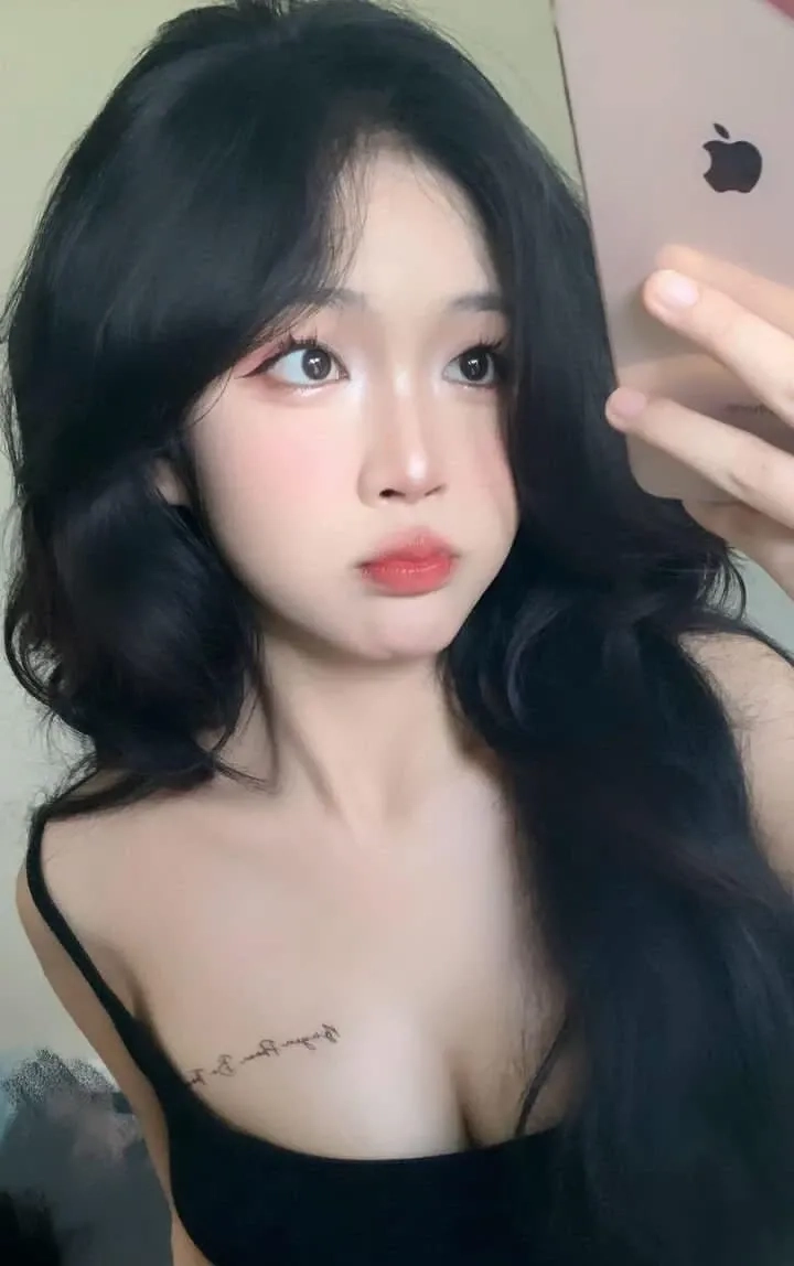 Hình nền girl xinh 4K cho điện thoại thể hiện vẻ đẹp cuốn hút và tinh tế