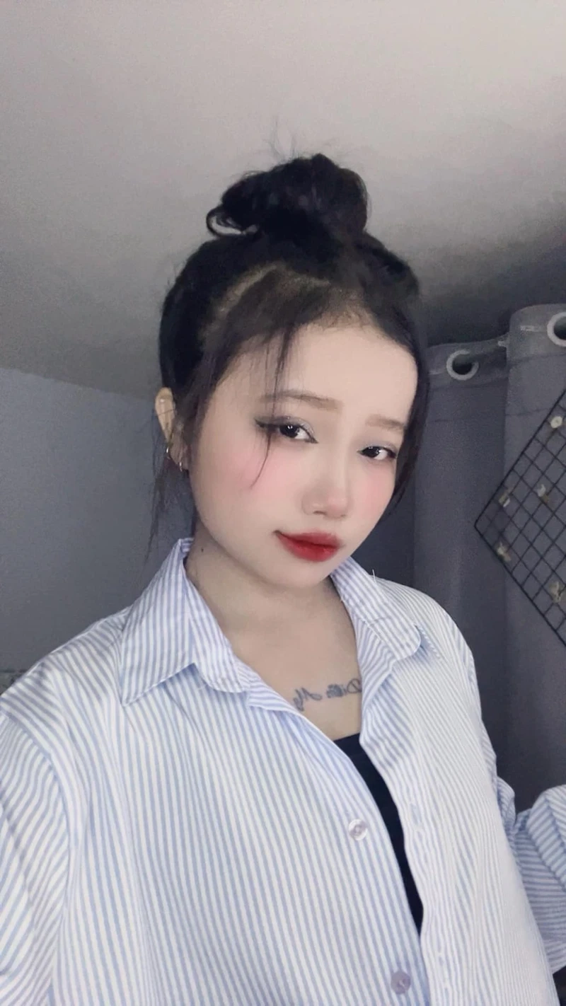 Hình nền gái bikini tạo phong cách tự tin và thu hút cho bạn