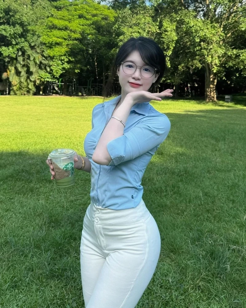 Hình nền 4k gái xinh tạo không gian sắc nét và ấn tượng