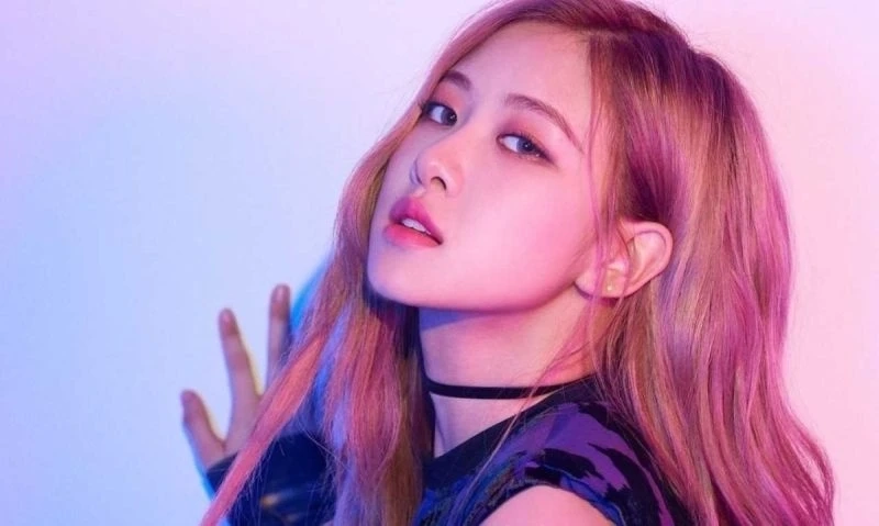 Hình nền Jennie Blackpink thể hiện sự duyên dáng và tinh tế của cô