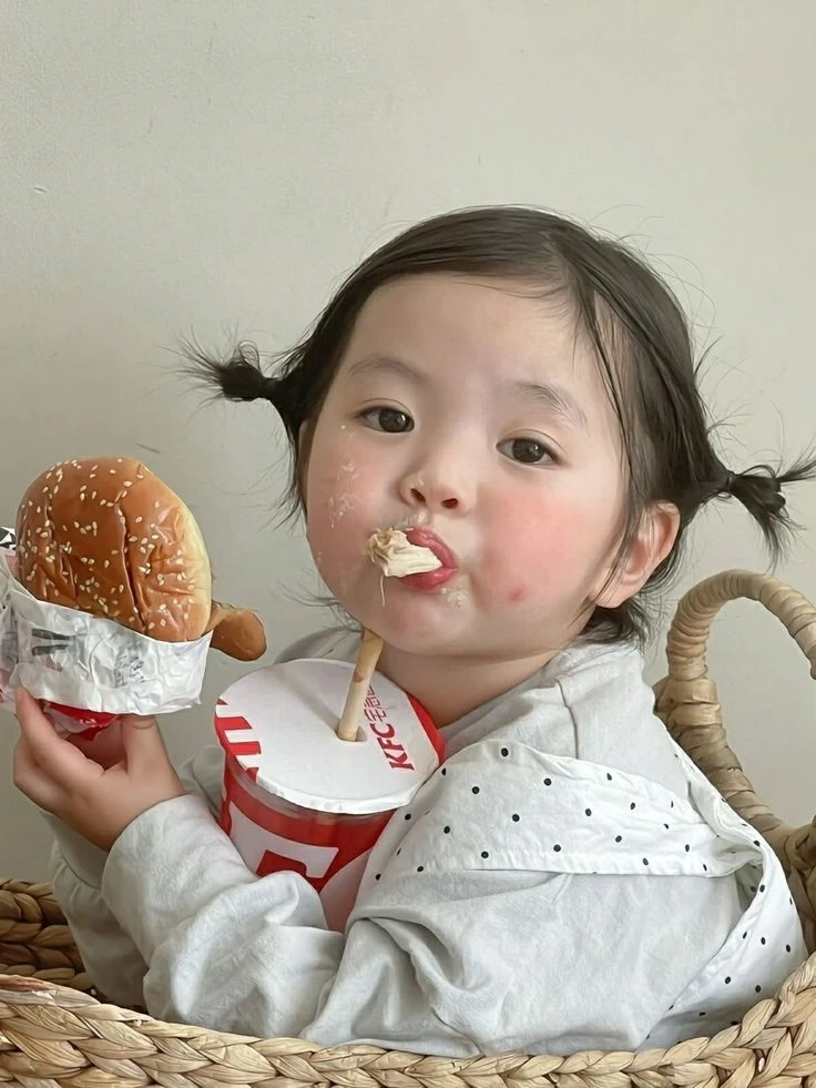 Avatar cute chibi nữ giúp bạn thể hiện sự dễ thương và ngộ nghĩnh