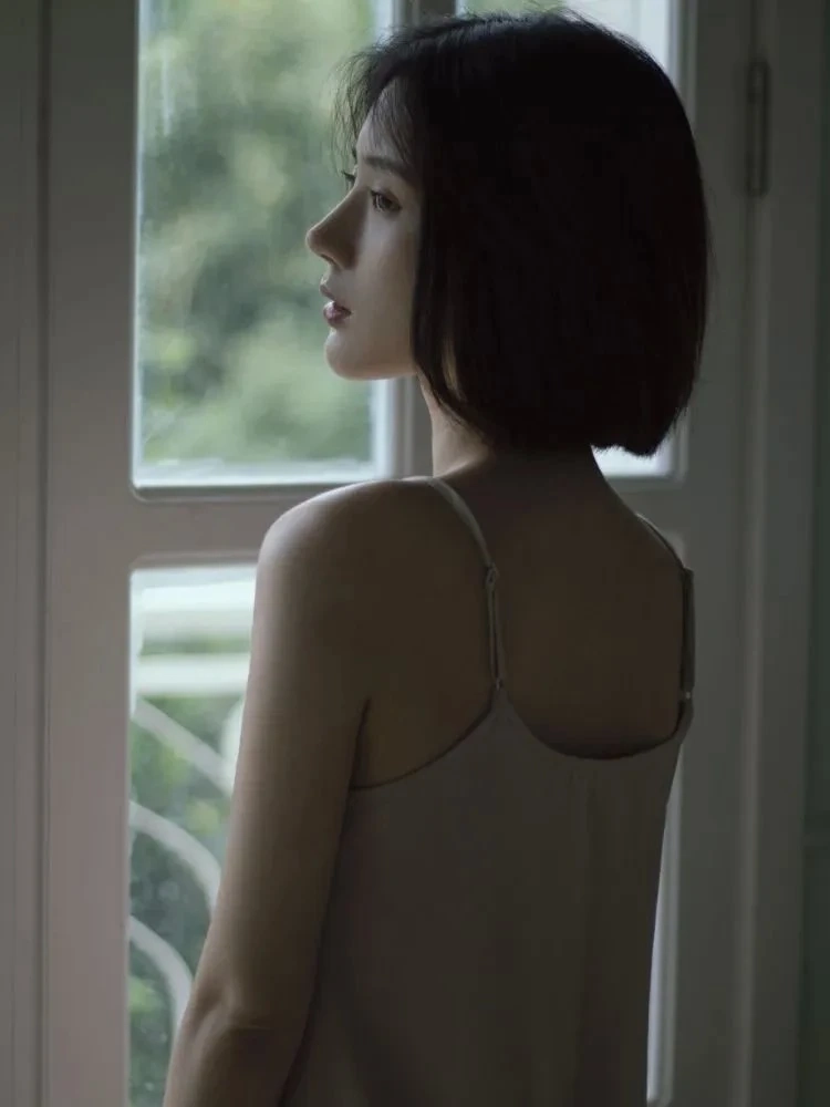 Avatar hình ảnh buồn mang đến không gian trầm lắng và suy tư