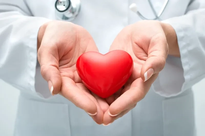 Hình nền trái tim màu đen mang đến sự bí ẩn và sang trọng