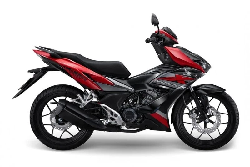 Sirius trắng đen độ kiểng mang lại vẻ ngoài sang trọng và nổi bật