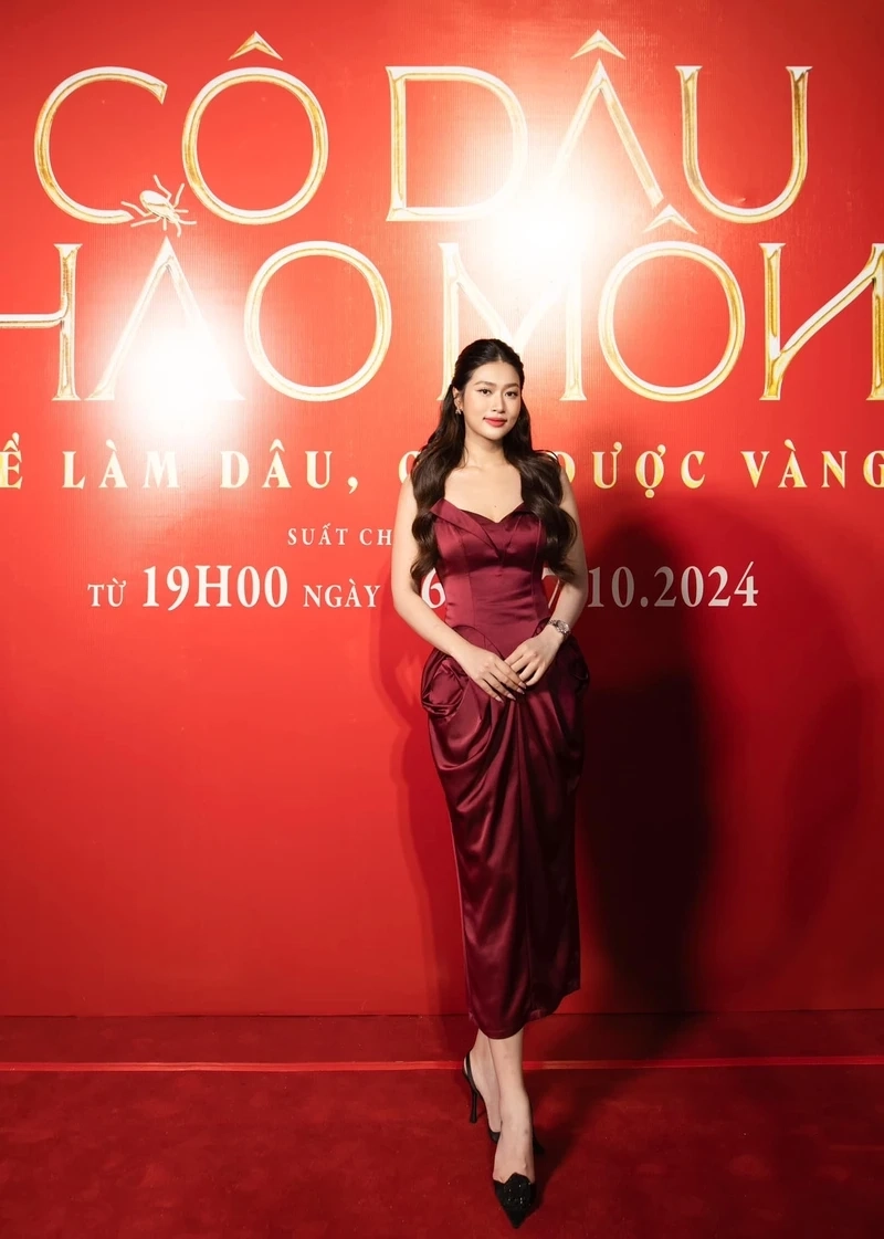 Thiên Ân thi bikini với phong cách tự tin và đầy sức sống