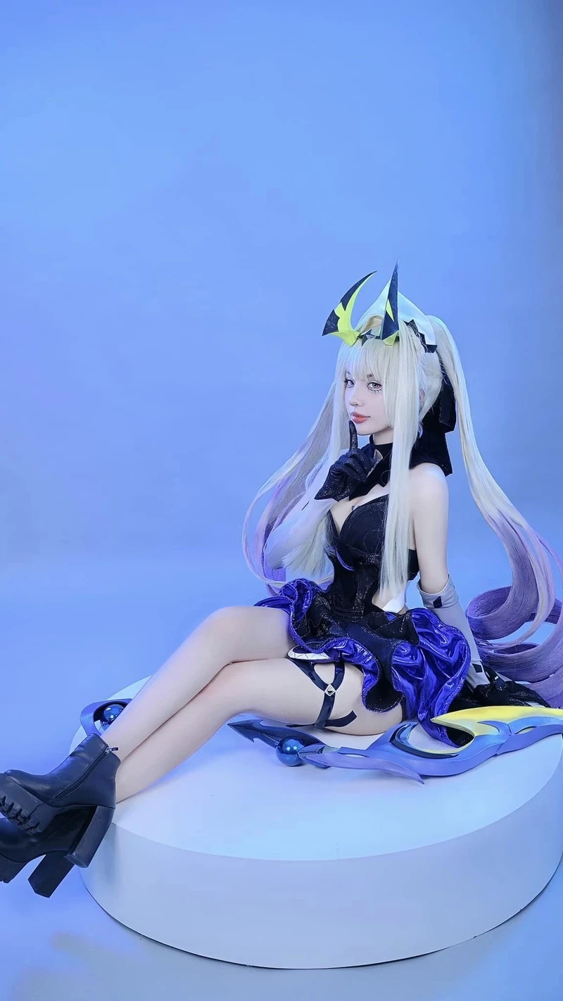 Ảnh cosplay Red Riding Hood mang nét ngây thơ và tinh thần phiêu lưu