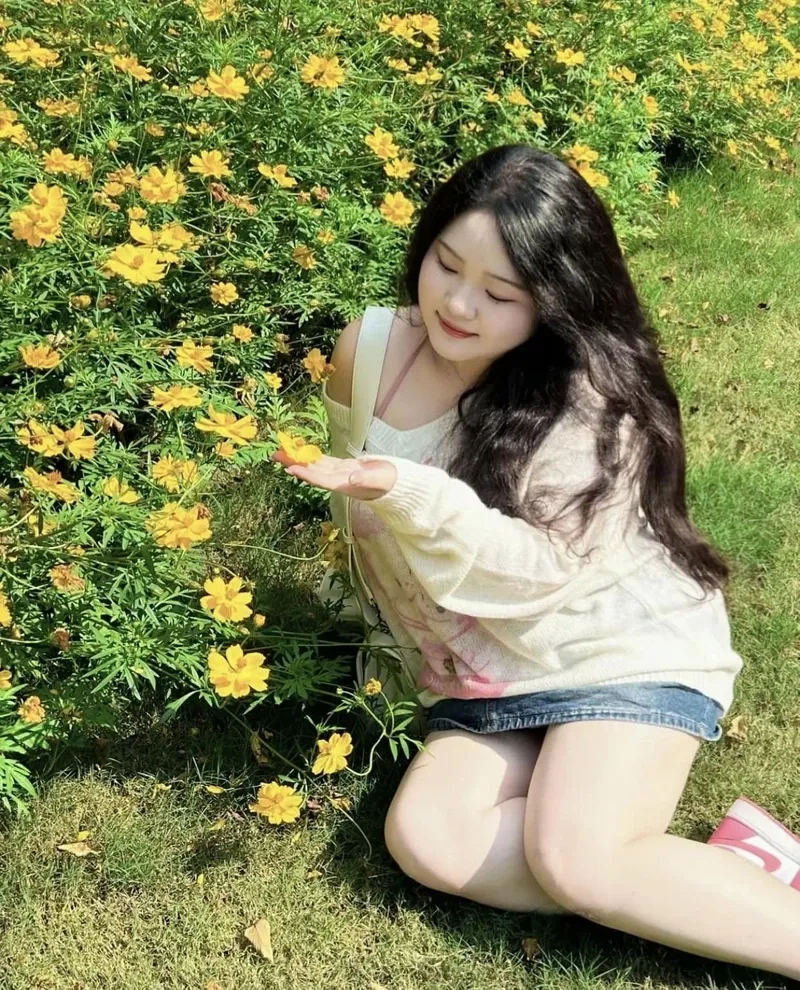Hình ảnh cô gái mập dễ thương vẽ tay dễ thương làm nổi bật nét ngọt ngào và vui tươi
