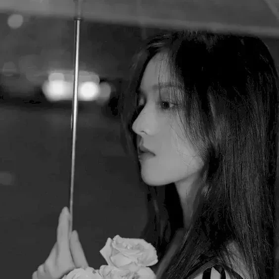 Hình ảnh đêm khuya và nỗi buồn với không gian yên ắng tĩnh lặng