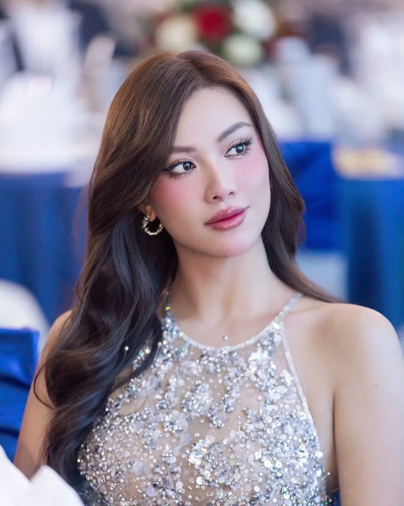 Nguyễn Huỳnh Kim Duyên Miss Universe 2021 tạo ấn tượng mạnh mẽ