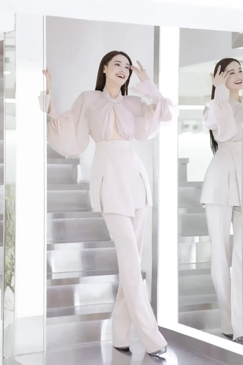 Hình của Nhã Phương nhận được sự quan tâm lớn từ cộng đồng người hâm mộ