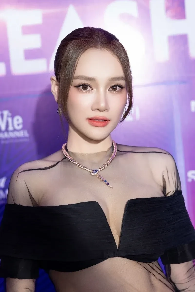 Vợ Trường Giang luôn được người hâm mộ khen ngợi về tài năng và đức tính