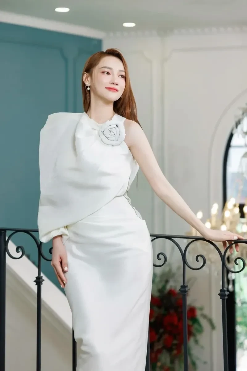 Nha Phuong mac bikini là hình ảnh được cộng đồng mạng quan tâm