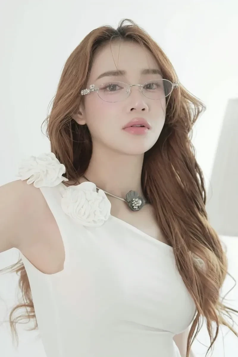 Diễn viên Nhã Phương là gương mặt quen thuộc trong làng giải trí Việt