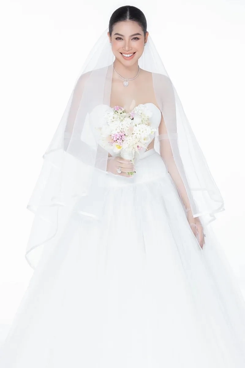 Phạm Hương 2015 ghi dấu với những thành công lớn trong sự nghiệp